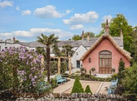 Le Petit Chateau & William de Percy, hotel in Otterburn