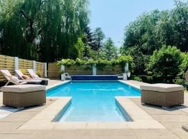 Hotel foto: Berkshire country house with pool