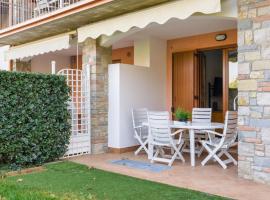 Hotel fotoğraf: Relax by the pool - Garden - Garage