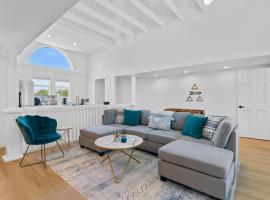 Hotel Photo: Stylish Phoenix Townhome - Central Location & Sleeps 8