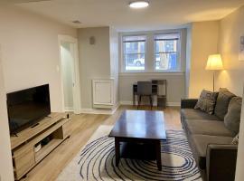 Hotel foto: Lincoln Park Aparment with Backyard!