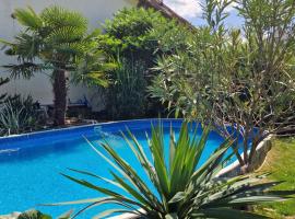 Farm Stay NH Stables, hotel in Nýřany