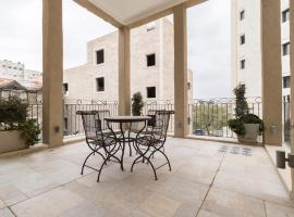 Фотография гостиницы: The Jerusalem stone Duplex near Mamilla