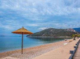 Hotel Foto: Διαμέρισμα με θέα στη θάλασσα στα Λουτρά Ωραίας Ελένης