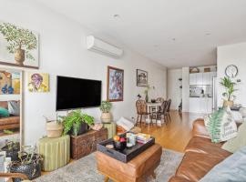 ホテル写真: Plantation Boho - 2BR 2BTHRM Northcote Abode