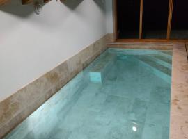 Hotel Photo: Villa Brenagudina - Cabaña Pasiega con piscina climatizada