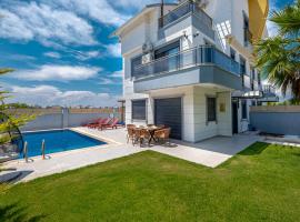 Хотел снимка: Villa w Jacuzzi, Private Pool, Garden in Antalya