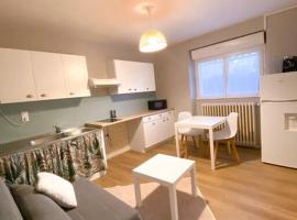 Hotel Photo: appartement proche des lacs