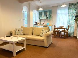 Hotel foto: Turquoise by Mercan Homes - Cozy House w/2 BR,Close to City Center, Metro, Malls