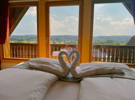 Romantisches Wellness Chalet im steirischen Ursprung, hotel v destinaci Brodersdorf