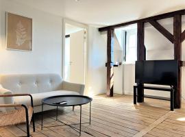 รูปภาพของโรงแรม: Four Bedroom Apartment In Esbjerg, Kirkegade 12