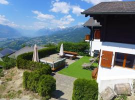 Hotel Foto: Chalet Chalet n-10 by Interhome