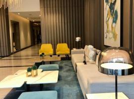 호텔 사진: The Family: 2bed, 1BR Uptown BGC, Balcony, Netflix