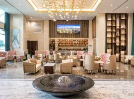 Blossom Hotel Houston, Curio Collection by Hilton