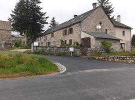 होटल की एक तस्वीर: Appartement 6 pers sur l'Aubrac