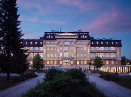 Harvey Spa Hotel,位于弗兰季谢克矿泉镇的酒店