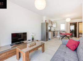 Hotel Photo: Lovely 2BR home 2 mins away from the promenade by 360 Estates