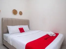RedDoorz Syariah near Universitas Mercu Buana Kampus 2 Yogyakarta