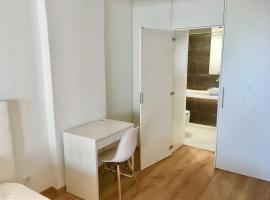 Hotel Photo: Lisbon South Bay Apartment with terrace