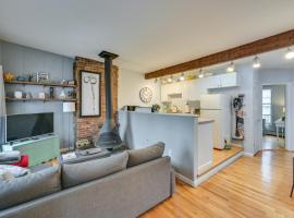 Hotel Photo: Cozy Boston Vacation Rental with Rooftop Deck!