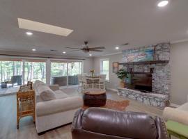 Фотография гостиницы: Arkansas Vacation Rental on Greers Ferry Lake!