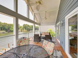 Hotel Photo: Waterfront Badin Lake Getaway Boat Dock, Fire Pit