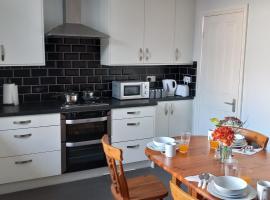 Foto di Hotel: Arise Comfort Home - Dumers Lane, Radcliffe, Bury, Manchester