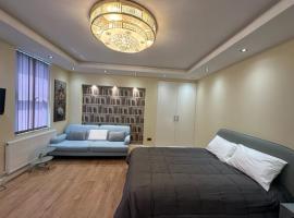 Фотография гостиницы: Lovely apartment near Gatwick airport