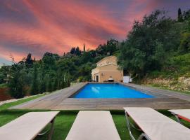 Fotos de Hotel: Luxury Villa Annette with Stunning Views and Pool