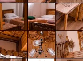 As e vogël, As e madhe