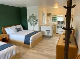 Kit Wat Motel & Marina