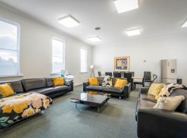 Хотел снимка: 4 Bedroom House - Hobart CBD - Free Parking - Free WIFI