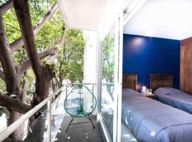 Photo de l’hôtel: Comfy Apartment with Private Balcony & Natural Light - Xola