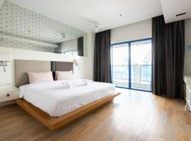 Hotel Foto: M Estate 2BR Private Residence, 300m to BTS Chit Lom