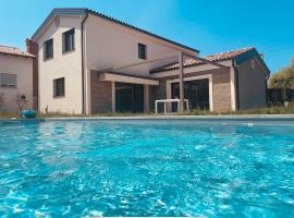 Fotos de Hotel: Paradise villa with private swimming pool