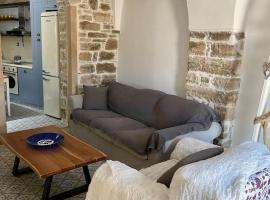 Hotel Photo: Cozy stone built apartment in Nénita!