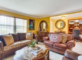 Hotel Photo: Florida Vacation Rental 6 Mi to Palm Beach