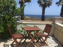 Hotel Photo: Seafront, 2 bed apartment in quiet central area