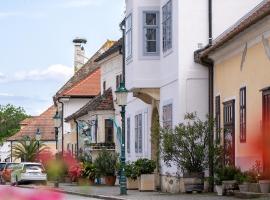 ON 6 Rust、ルストのホテル