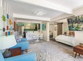 รูปภาพของโรงแรม: Stylish Retro Luxury Close to SF and Wine Country Regions