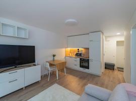 Hotel kuvat: Convenient apartment with balcony by Polo Apartments