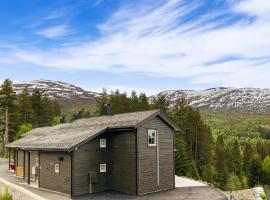 Hotel Photo: Cozy Home In Nordfjordeid With Wifi