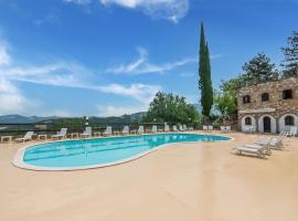 A picture of the hotel: Majestic villa in Fermignano with private pool