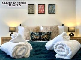 Hotel Foto: Brand New! Stunning, Stylish, Cosy Apartment in Centre of Saffron Walden