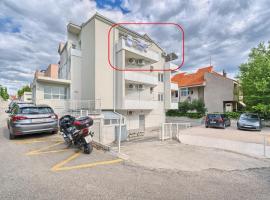 Photo de l’hôtel: A3 - luxury apt w big balcony 4 min walk to beach