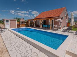 Hotel kuvat: Beautiful Home In Kaocine - Miljevci With Wifi