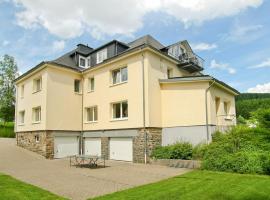Hotel kuvat: Large apartment in the beautiful Sauerland with garden patio and sauna