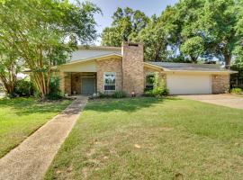 Hotel fotoğraf: Spacious Biloxi Home with Patio and Private Yard!