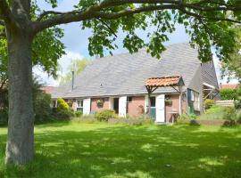 호텔 사진: Cozy Holiday Home in Bergen op Zoom with Garden