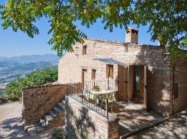 Gambaran Hotel: Graceful Holiday Home in Acqualagna with Swimming Pool